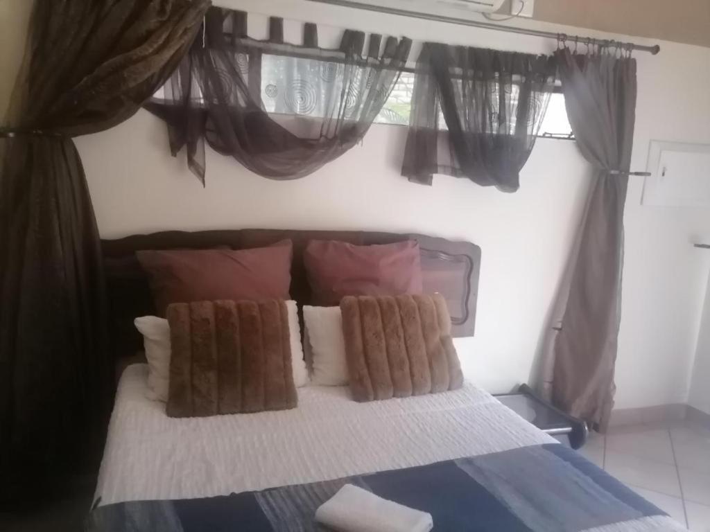 Two Summers Guesthouse Палаборва Екстериор снимка